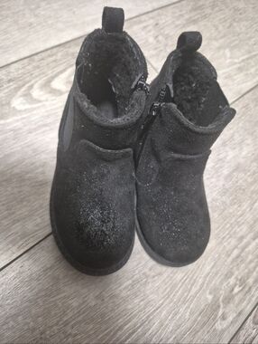 George Toddler Girl Black Fux Suede Fuzzy-Lined Ankle Boots With Glitters. Siz 8